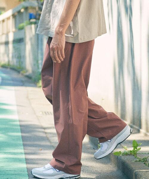 BEAUTY&YOUTH UNITED ARROWS(ビューティーアンドユースユナイテッドアローズ)の「【WEB限定】 <info. BEAUTY&YOUTH> ユルテロ バギーパンツ(その他パンツ・メンズ・ベージュ/ブラック/ワインレッド/ダークグリーン・L/M/S)」の4枚目の写真