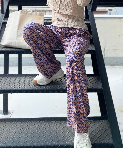 CEMONEMO（セモネモ）の「マルチパターン プリーツ イージーパンツ（その他パンツ・レディース・ブラック/ブルー/アイボリー/その他2/その他1/その他4/その他3・FREE）」の3枚目の写真