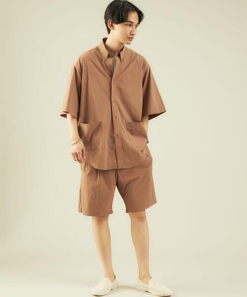 green label relaxing（グリーンレーベルリラクシング）の「OLT Livelihood Hang around ボタンダウン 半袖 シャツ ♯（シャツ/ブラウス・メンズ・モカ/ブラック/ダークグレー・X-SMALL/SMALL/LARGE/XX-LARGE/MEDIUM/X-LARGE）」の10枚目の写真