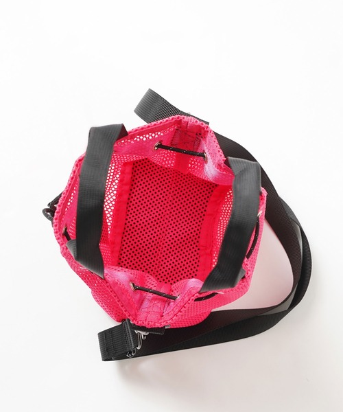 X-girl（エックスガール）の「MESH BUCKET SHOULDER BAG（ショルダーバッグ・レディース・ブラック/ピンク/ブルー・ONE SIZE）」の20枚目の写真