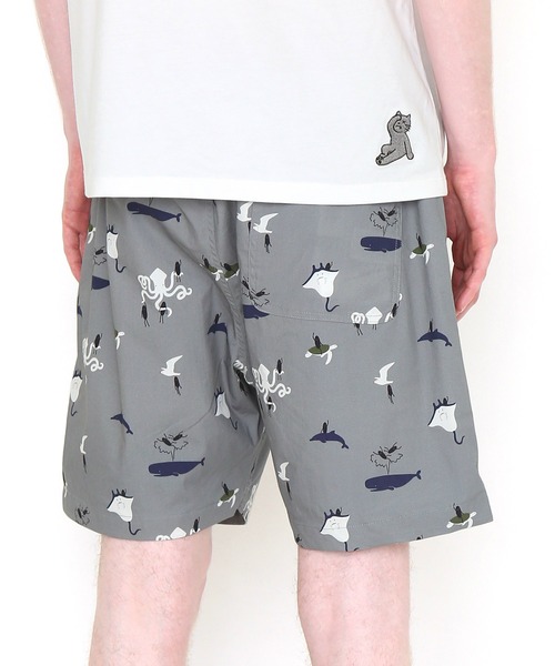 Design Tshirts Store graniph（デザイン　ティーシャツ　ストア　グラニフ）の「ビューティフルシャドーウィズマリーンアニマルズ｜ショートパンツ（その他パンツ・メンズ・グレー・LARGE/SMALL/MEDIUM）」の5枚目の写真