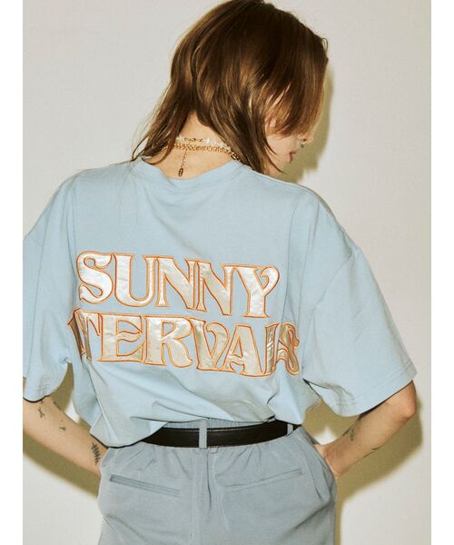 jouetie(ジュエティ)の「バックデザインTシャツ(Tシャツ/カットソー・レディース・オフホワイト/ブラック/ライトブルー/グリーン・MEDIUM)」の4枚目の写真