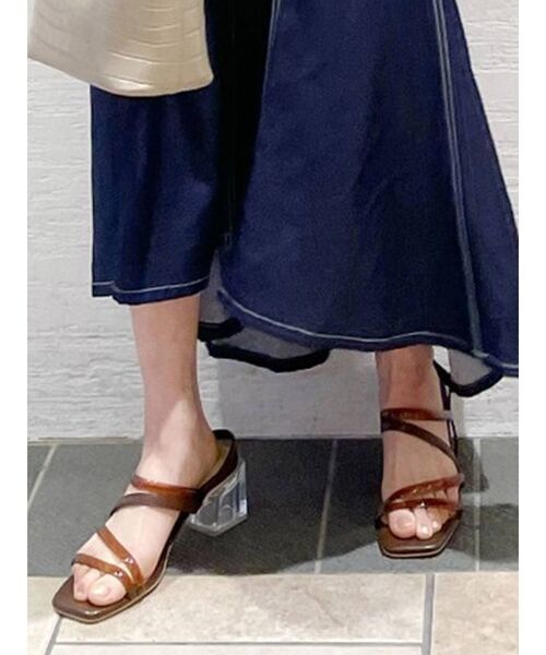 dazzlin（ダズリン）の「メニーストラップサンダル（サンダル・レディース・ブラウン/クリア・SMALL/MEDIUM/LARGE）」の7枚目の写真