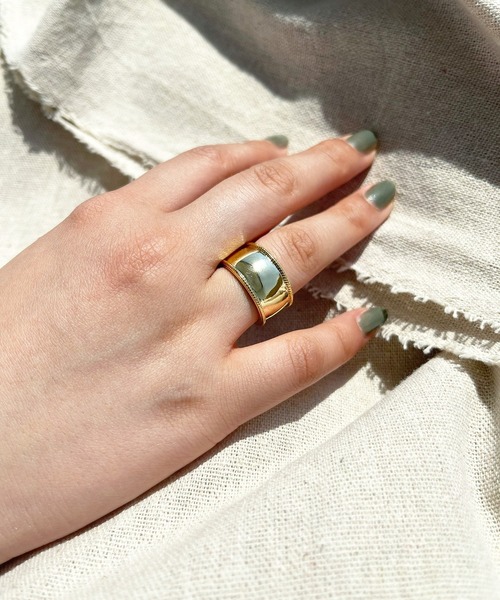 kutir(クティール)の「ワイドフレームリング(リング・レディース・ゴールド/シルバー・FREE)」の2枚目の写真