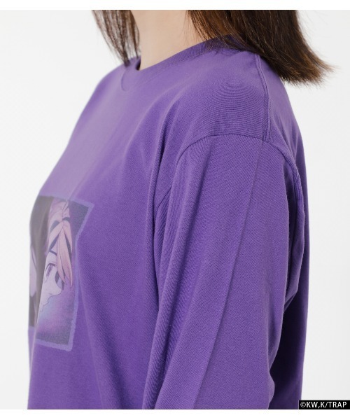R4G（アールフォージー）の「［TVアニメ『東京リベンジャーズ』］SCENE PHOTO L/S TEE（Tシャツ/カットソー・メンズ・パープル/ホワイト・MEDIUM/LARGE/X-LARGE）」の7枚目の写真
