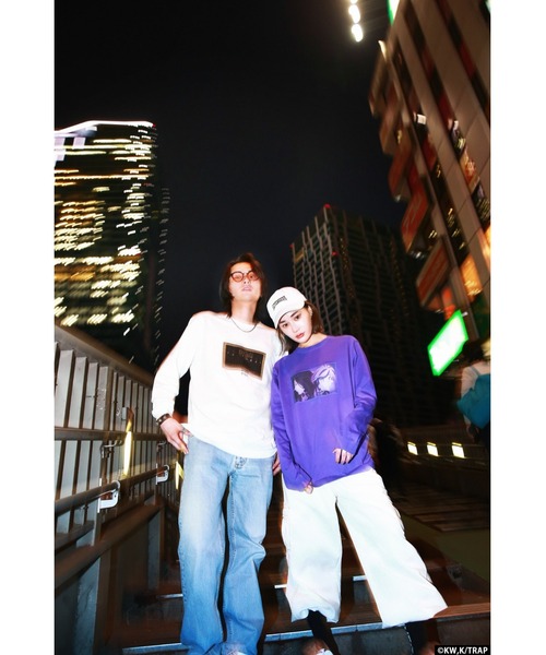 R4G（アールフォージー）の「［TVアニメ『東京リベンジャーズ』］SCENE PHOTO L/S TEE（Tシャツ/カットソー・メンズ・パープル/ホワイト・MEDIUM/LARGE/X-LARGE）」の18枚目の写真