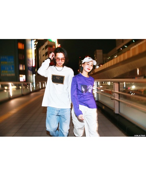 R4G（アールフォージー）の「［TVアニメ『東京リベンジャーズ』］SCENE PHOTO L/S TEE（Tシャツ/カットソー・メンズ・パープル/ホワイト・MEDIUM/LARGE/X-LARGE）」の19枚目の写真