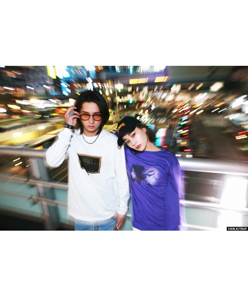 R4G（アールフォージー）の「［TVアニメ『東京リベンジャーズ』］SCENE PHOTO L/S TEE（Tシャツ/カットソー・メンズ・パープル/ホワイト・MEDIUM/LARGE/X-LARGE）」の20枚目の写真