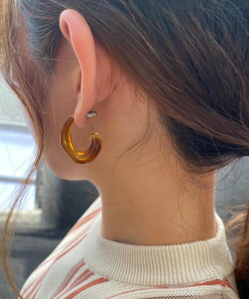 INGNI（イング）の「フックピアス(樹脂製)（ピアス（両耳用）・レディース・ブラウン/アイボリー/クリア・ONE SIZE）」の2枚目の写真