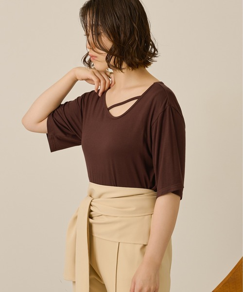 Ambre Neige（アンブルネージュ）の「アシンメトリートップス／【WEB/EC限定商品】（Tシャツ/カットソー・レディース・ダークブラウン/ベージュ・FREE）」の17枚目の写真