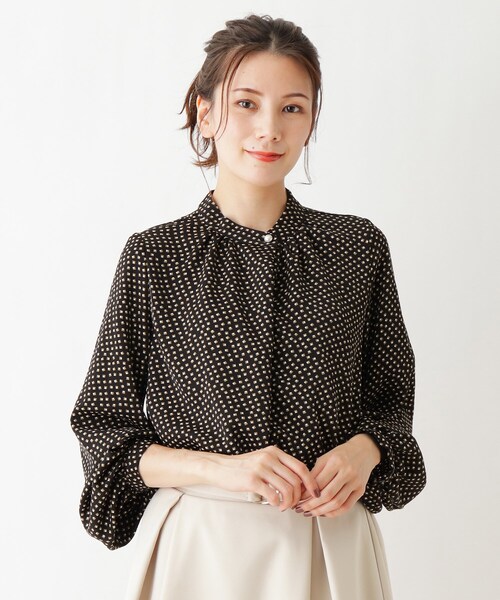 DRESKIP(ドレスキップ)の「◆パール調釦お袖ボリュームブラウス(シャツ/ブラウス・レディース・ダークオレンジ/ブラック系/ベージュ系その他7/ホワイト系3/ブラック・02/04/03)」の3枚目の写真