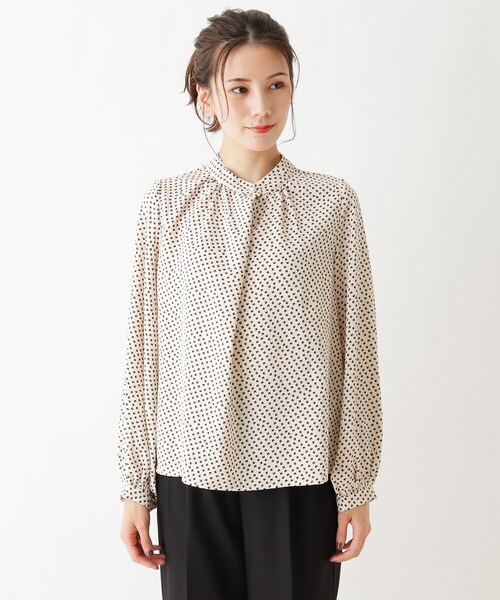 DRESKIP(ドレスキップ)の「◆パール調釦お袖ボリュームブラウス(シャツ/ブラウス・レディース・ダークオレンジ/ブラック系/ベージュ系その他7/ホワイト系3/ブラック・02/04/03)」の6枚目の写真