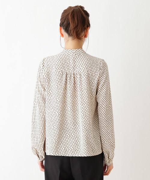 DRESKIP(ドレスキップ)の「◆パール調釦お袖ボリュームブラウス(シャツ/ブラウス・レディース・ダークオレンジ/ブラック系/ベージュ系その他7/ホワイト系3/ブラック・02/04/03)」の8枚目の写真