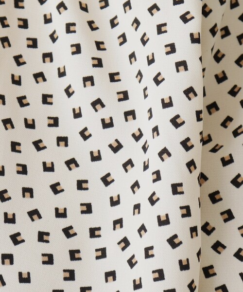 DRESKIP(ドレスキップ)の「◆パール調釦お袖ボリュームブラウス(シャツ/ブラウス・レディース・ダークオレンジ/ブラック系/ベージュ系その他7/ホワイト系3/ブラック・02/04/03)」の11枚目の写真