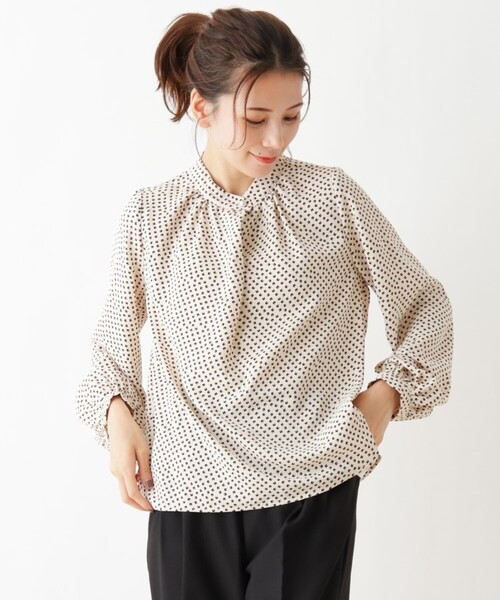 DRESKIP(ドレスキップ)の「◆パール調釦お袖ボリュームブラウス(シャツ/ブラウス・レディース・ダークオレンジ/ブラック系/ベージュ系その他7/ホワイト系3/ブラック・02/04/03)」の17枚目の写真