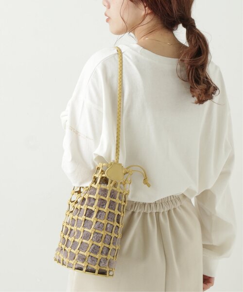 RAY CASSIN（レイカズン）の「ファー巾着×フィッシュネットトート（ショルダーバッグ・レディース・ベージュ/イエロー/キナリ・FREE）」の17枚目の写真