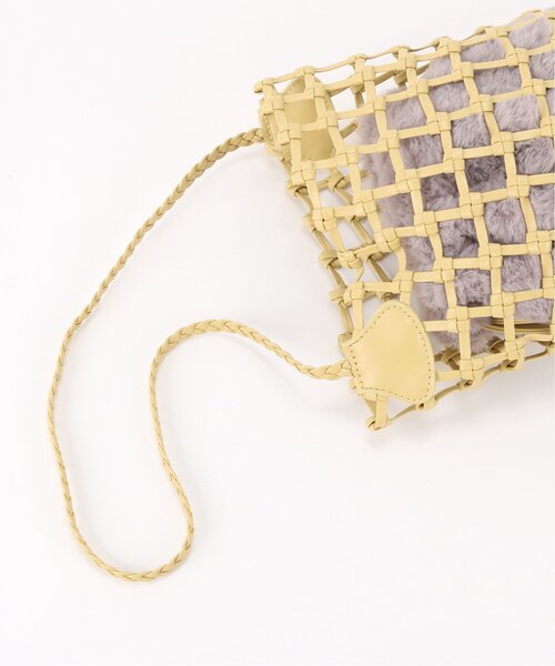 RAY CASSIN（レイカズン）の「ファー巾着×フィッシュネットトート（ショルダーバッグ・レディース・ベージュ/イエロー/キナリ・FREE）」の5枚目の写真