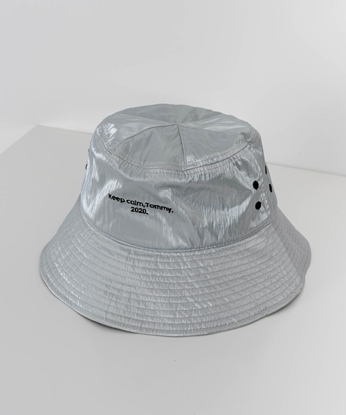 FOLLOWIN（フォロウィン）の「メタルライクバケットハット（ハット・レディース・ブラック/グレー/カーキ/シルバー・ONE SIZE）」の4枚目の写真