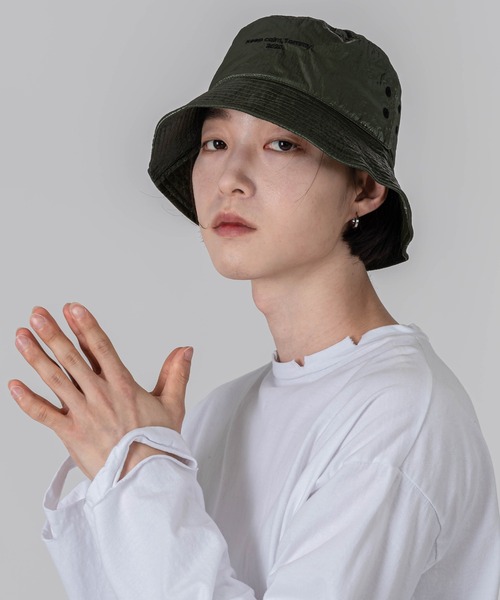 FOLLOWIN（フォロウィン）の「メタルライクバケットハット（ハット・レディース・ブラック/グレー/カーキ/シルバー・ONE SIZE）」の12枚目の写真