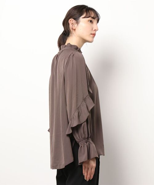 Te chichi(テチチ)の「ラッフルスリーブブラウス(シャツ/ブラウス・レディース・ブラウン/ブルー/ライトベージュ・フリ-)」の5枚目の写真