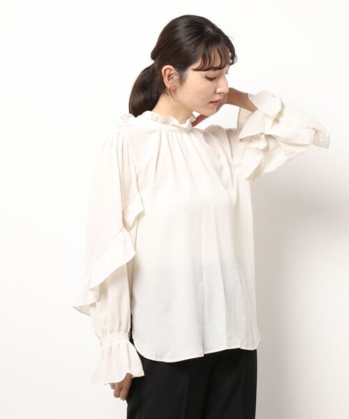 Te chichi(テチチ)の「ラッフルスリーブブラウス(シャツ/ブラウス・レディース・ブラウン/ブルー/ライトベージュ・フリ-)」の8枚目の写真