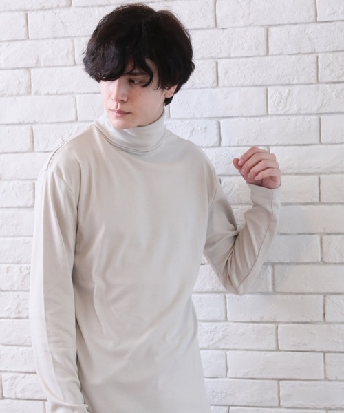 Beno(ビーノ)の「タートルネック マイクロスムース ロングスリーブ カットソー(Tシャツ/カットソー・メンズ・グレー/ベージュ/ブラック/オフホワイト・L/M/XL)」の15枚目の写真