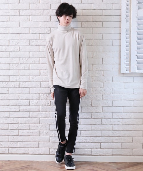 Beno(ビーノ)の「タートルネック マイクロスムース ロングスリーブ カットソー(Tシャツ/カットソー・メンズ・グレー/ベージュ/ブラック/オフホワイト・L/M/XL)」の17枚目の写真