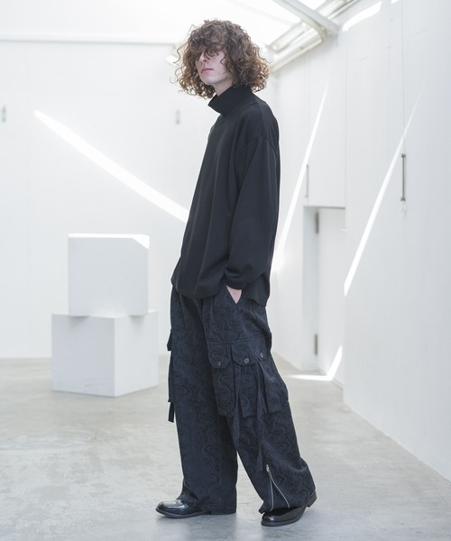 CASPER JOHN(キャスパージョン)の「Heavy weight mock neck loose long T-shirts/ヘビーウェイトモックネックルーズロンT(Tシャツ/カットソー・メンズ・ホワイト/チャコールグレー/ブラック/ベージュ/グレー・SMALL/MEDIUM/LARGE)」の13枚目の写真