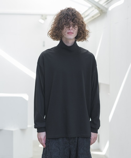 CASPER JOHN(キャスパージョン)の「Heavy weight mock neck loose long T-shirts/ヘビーウェイトモックネックルーズロンT(Tシャツ/カットソー・メンズ・ホワイト/チャコールグレー/ブラック/ベージュ/グレー・SMALL/MEDIUM/LARGE)」の14枚目の写真