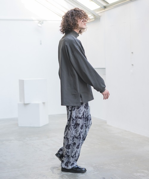 CASPER JOHN(キャスパージョン)の「Heavy weight mock neck loose long T-shirts/ヘビーウェイトモックネックルーズロンT(Tシャツ/カットソー・メンズ・ホワイト/チャコールグレー/ブラック/ベージュ/グレー・SMALL/MEDIUM/LARGE)」の19枚目の写真