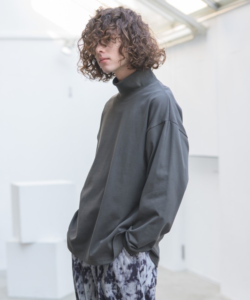 CASPER JOHN(キャスパージョン)の「Heavy weight mock neck loose long T-shirts/ヘビーウェイトモックネックルーズロンT(Tシャツ/カットソー・メンズ・ホワイト/チャコールグレー/ブラック/ベージュ/グレー・SMALL/MEDIUM/LARGE)」の22枚目の写真