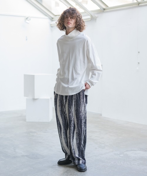 CASPER JOHN(キャスパージョン)の「Heavy weight mock neck loose long T-shirts/ヘビーウェイトモックネックルーズロンT(Tシャツ/カットソー・メンズ・ホワイト/チャコールグレー/ブラック/ベージュ/グレー・SMALL/MEDIUM/LARGE)」の7枚目の写真