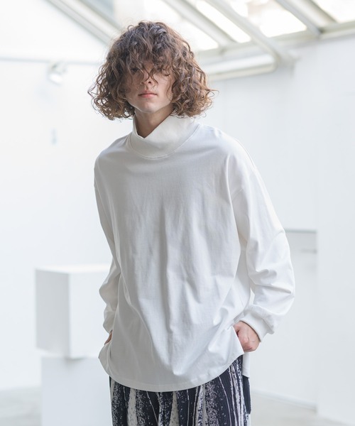 CASPER JOHN(キャスパージョン)の「Heavy weight mock neck loose long T-shirts/ヘビーウェイトモックネックルーズロンT(Tシャツ/カットソー・メンズ・ホワイト/チャコールグレー/ブラック/ベージュ/グレー・SMALL/MEDIUM/LARGE)」の10枚目の写真