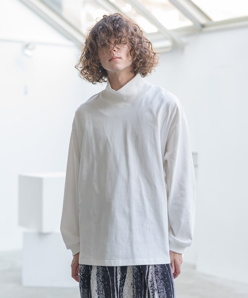 CASPER JOHN(キャスパージョン)の「Heavy weight mock neck loose long T-shirts/ヘビーウェイトモックネックルーズロンT(Tシャツ/カットソー・メンズ・ホワイト/チャコールグレー/ブラック/ベージュ/グレー・SMALL/MEDIUM/LARGE)」の9枚目の写真