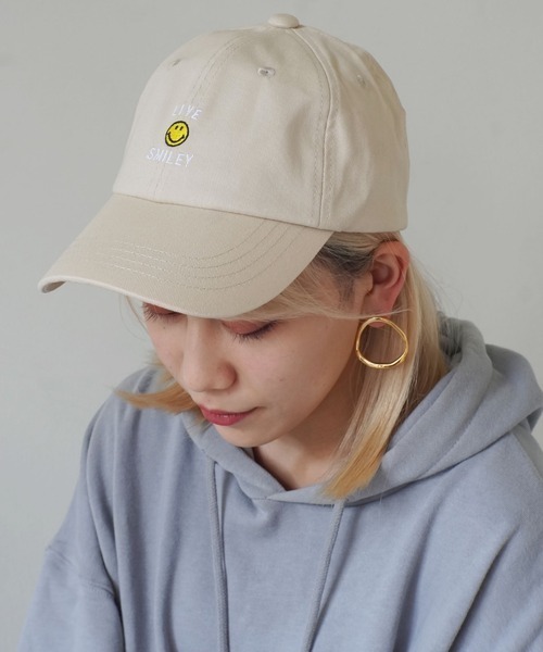 PARKS TOKYO SELECT（パークストウキョウセレクト）の「【LIVE SMILEY】刺繍ローキャップ（キャップ・メンズ・ブラック/ベージュ/ピンク/チャコール/ホワイト・FREE）」の4枚目の写真