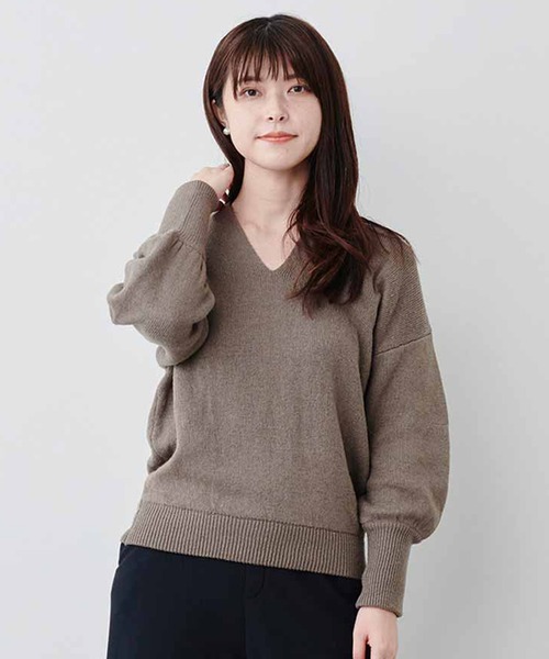 IEDIT(イディット)の「IEDIT 内側コットンで快適 表アルパカ混素材のきれいめに着られるこなれVネックニット(ニット/セーター・レディース・グレー/ラベンダー/ピンク/ブラウン・XX-LARGE/LARGE/MEDIUM/X-LARGE)」の4枚目の写真