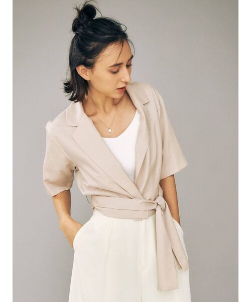 MERCURYDUO（マーキュリーデュオ）の「カップ付バックオープンクロスキャミ（Tシャツ/カットソー・レディース・ブラック/オフホワイト/ライム・FREE）」の17枚目の写真