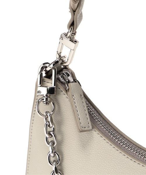 NATURAL BEAUTY BASIC（ナチュラルビューティーベーシック）の「チェーン＆クロスボディバッグ（ショルダーバッグ・レディース・オフホワイト/グレー・ﾌﾘ-）」の7枚目の写真