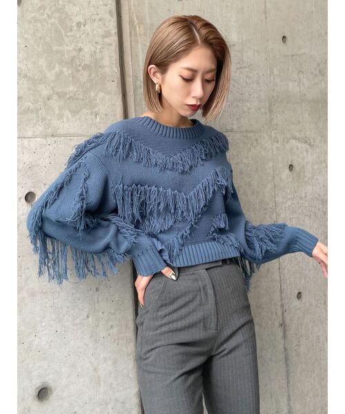 EMODA(エモダ)の「ランダムフリンジショートニット(ニット/セーター・レディース・ブラック/ブルー/アイボリー・FREE)」の5枚目の写真