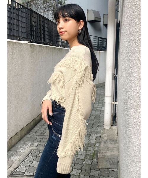 EMODA(エモダ)の「ランダムフリンジショートニット(ニット/セーター・レディース・ブラック/ブルー/アイボリー・FREE)」の8枚目の写真