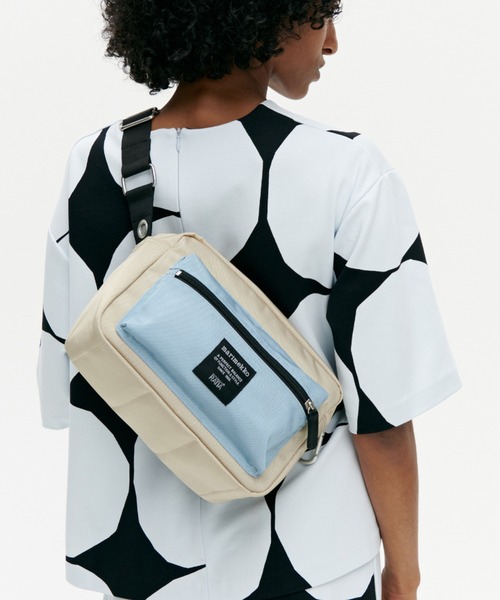 marimekko(マリメッコ)の「MY THINGS(ショルダーバッグ・レディース・ライトブルー・FREE)」の4枚目の写真