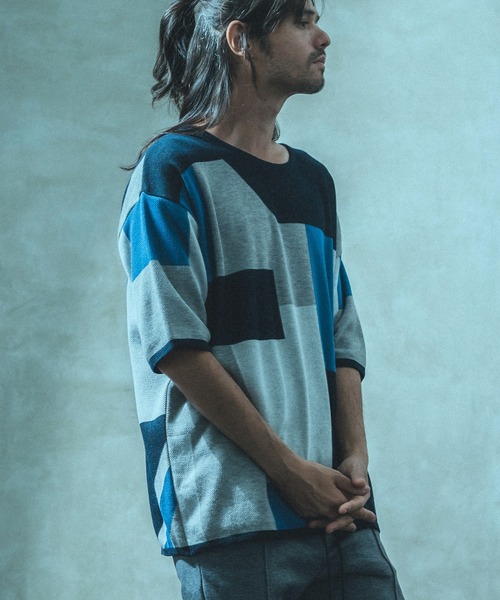 ANGENEHM（アンゲネーム）の「mn2516- ブロッキングサマーニットプルオーバー (MADE IN JAPAN) ニット（Tシャツ/カットソー・メンズ・ブルー/グレー/ブラウン・S/M/L）」の3枚目の写真