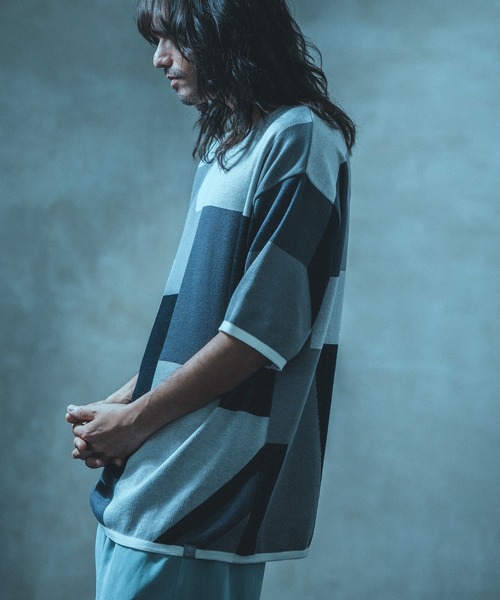 ANGENEHM（アンゲネーム）の「mn2516- ブロッキングサマーニットプルオーバー (MADE IN JAPAN) ニット（Tシャツ/カットソー・メンズ・ブルー/グレー/ブラウン・S/M/L）」の9枚目の写真