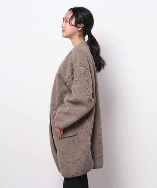 Samansa Mos2（サマンサ モスモス）の「リバーシブルフリースボアコート（ノーカラーコート・レディース・カーキ/モカ/チャコール/キナリ・ﾌﾘ-）」の5枚目の写真
