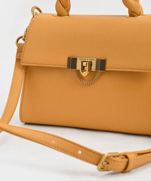 ★CHARLES&KEITH★Tallulah Braided Handle Trapeze Bag/送料込 ☆CHARLES&KEITH☆Tallulah Braided Handle Trapeze Bag/送料込