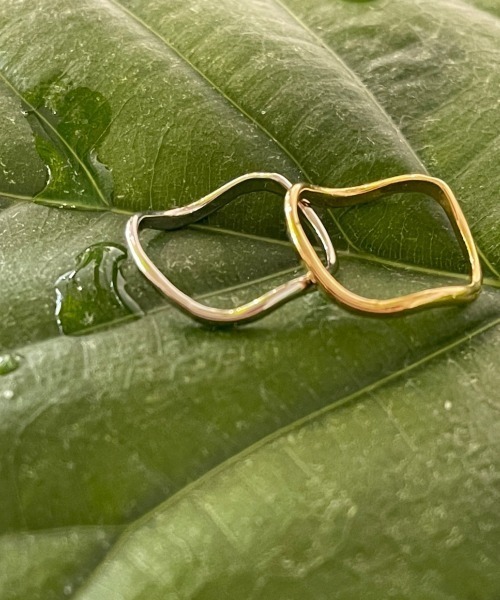 Aunt Marie's(アントマリーズ)の「シンプルウェーブリング(リング・レディース・シルバー/ゴールド・FREE)」の9枚目の写真