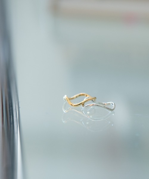 Aunt Marie's(アントマリーズ)の「シンプルウェーブリング(リング・レディース・シルバー/ゴールド・FREE)」の3枚目の写真