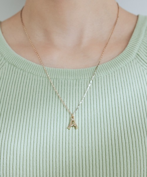 VIS(ビス)の「イニシャルネックレス(ネックレス・レディース・ゴールド/ゴールド系その他/ゴールド系その他2・FREE)」の1枚目の写真