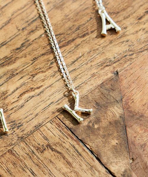 VIS(ビス)の「イニシャルネックレス(ネックレス・レディース・ゴールド/ゴールド系その他/ゴールド系その他2・FREE)」の3枚目の写真