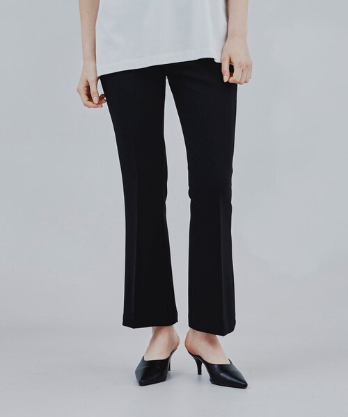 tk.TAKEO KIKUCHI（ティーケータケオキクチ）の「◆スリムフレアパンツ（その他パンツ・レディース・ブラック/アイボリー・66）」の2枚目の写真